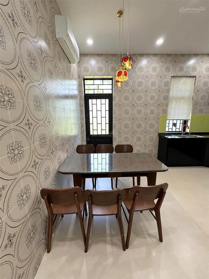 Nhà 3 tầng kiên cố  nội thất gỗ tự nhiên  sát trục võ chí công. giá nhỉnh 8 tỷ