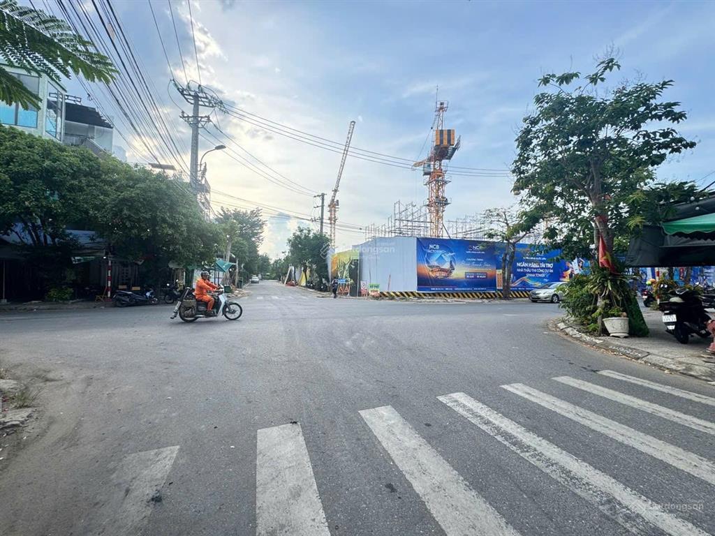 Hòa xuân, 2 lô liền kề nguyễn mậu tài  kề tòa căn hộ spana. giá nhỉnh hơn 13 tỷ
