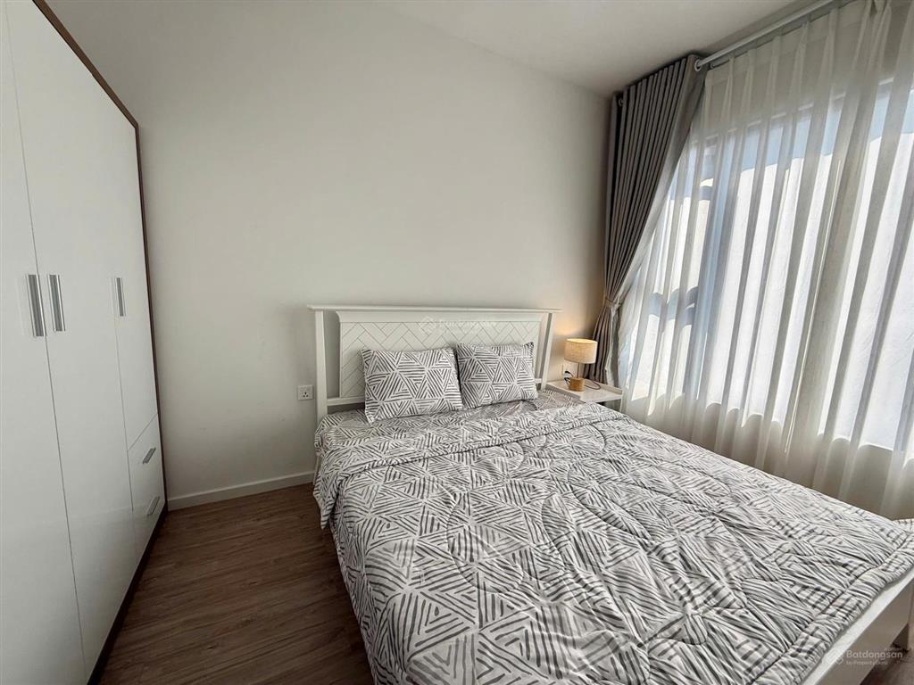 Cho thuê 3pn2wc, 128m2, giá 41 triệu/tháng, nhà đẹp, tầng cao, view sông thoáng mát, dọn liền