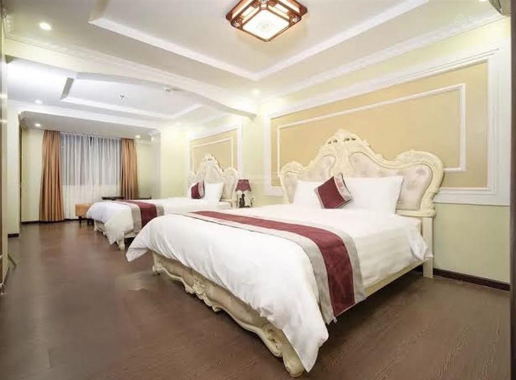 Khách sạn 12 tầng mặt tiền hồ xuân hương. sát biển mỹ khê