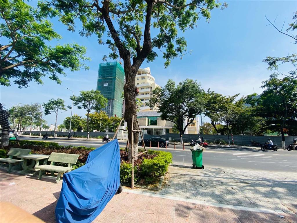 Cần bán lô đất mt trần hưng đạo gần khu euro village 1 và toà mornachy .dt 118m2 ngang 5,8m hiếm có