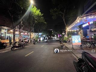 Bán nhà 3 tầng đường ngô thì sĩ đà nẵng, trục thông biển, dt 102 m² ngang 5m, cách biển chỉ 400m.