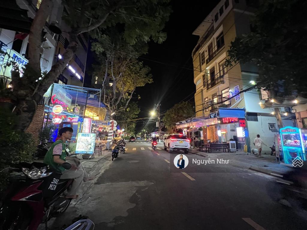 Bán nhà 3 tầng đường ngô thì sĩ, đà nẵng, trục thông biển, dt 102 m² ngang 5m, cách biển chỉ 400m