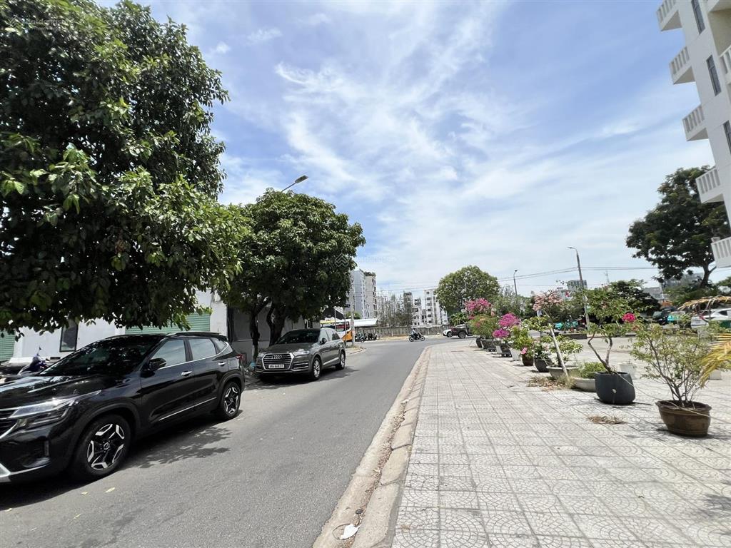Bán nhà an thượng 34, chính chủ gửi bán, căn hộ dịch vụ 5 tầng x 90m², dòng tiền 100 tr/tháng