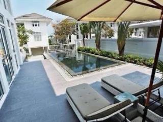Bán biệt thự sun premier village đà nẵng, view biển vĩnh viễn, 300 m2  hồ bơi, sát biển, hàng hiếm