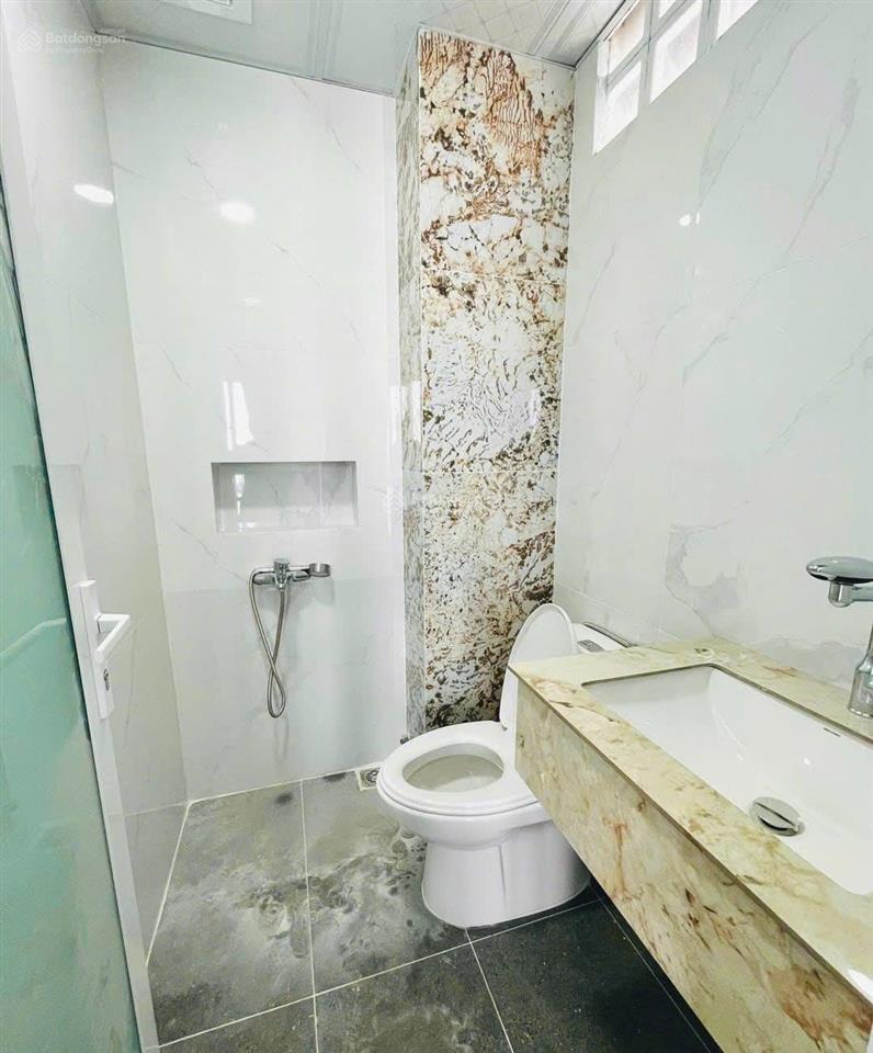 Bán nhà 7 tầng đường lê thanh nghị, 125 m2 ngang 6m2 nở hậu, dt 160 tr/ tháng có hồ bơi