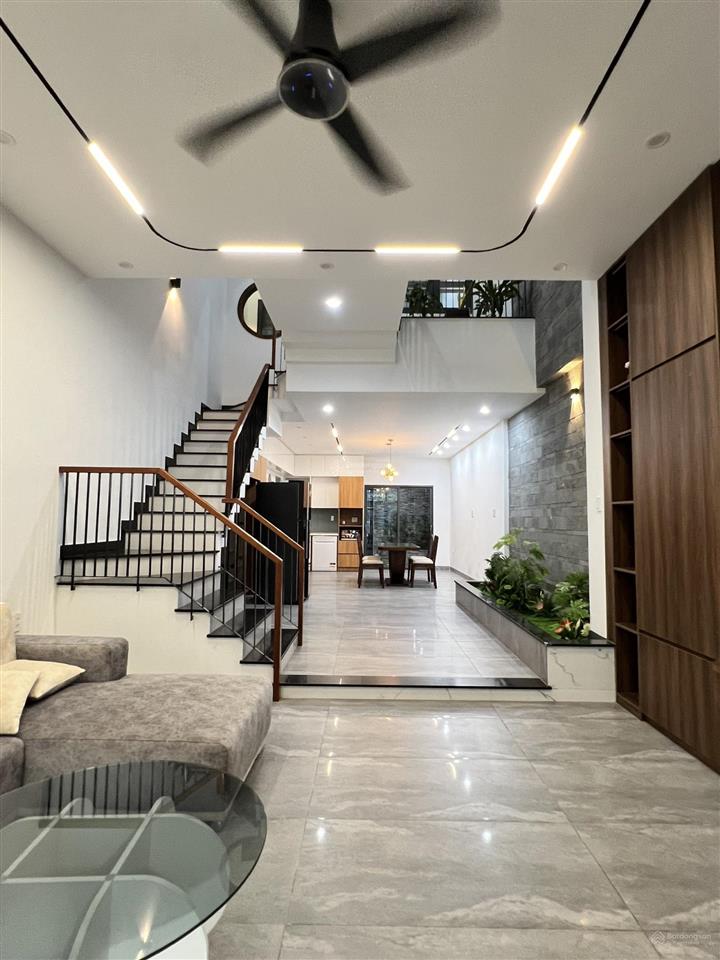 Đối diện công viên, nhà mt mỹ an 4, 300m ra sông đường chương dương, 100m/3 tầng. hàng chủ gốc