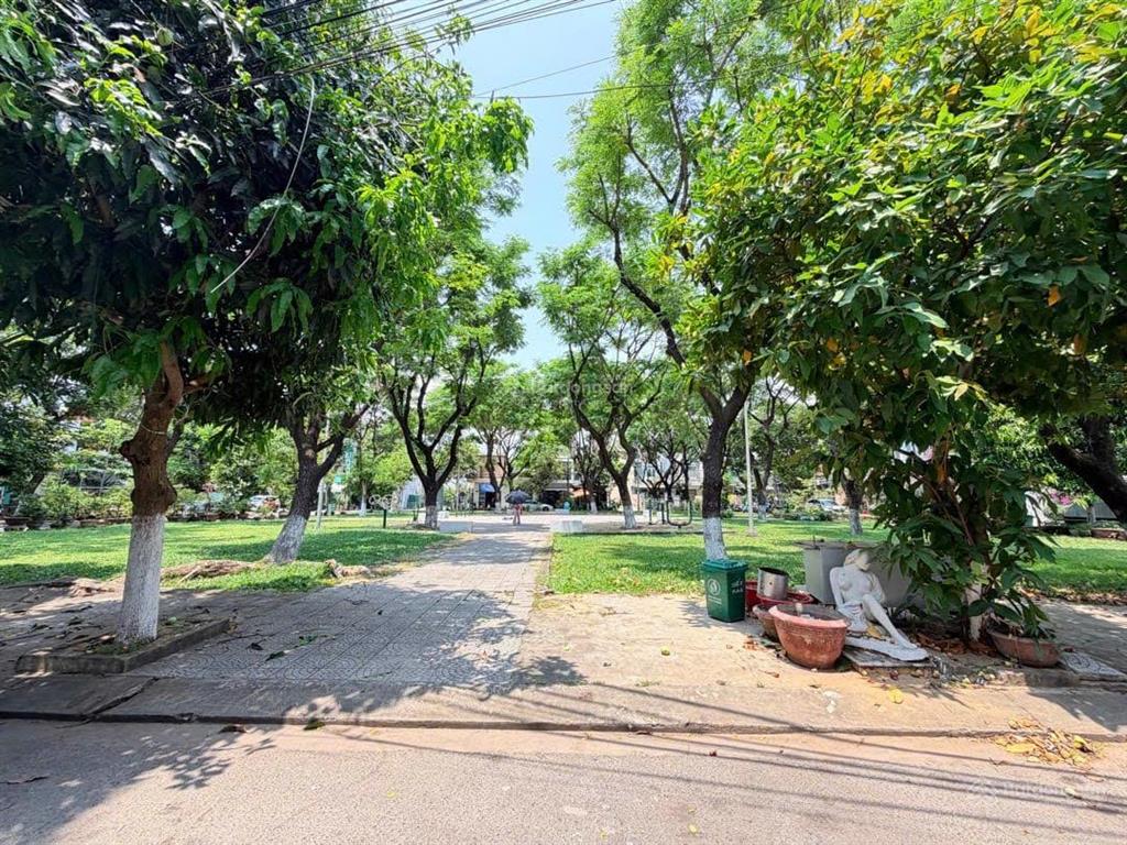 Đối diện công viên, nhà mt mỹ an 4, 300m ra sông đường chương dương, 100m/3 tầng. hàng chủ gốc