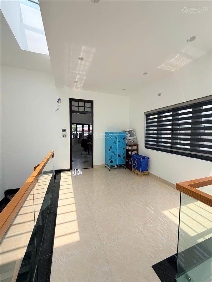 Đối diện công viên, nhà mt mỹ an 4, 300m ra sông đường chương dương, 100m/3 tầng. hàng chủ gốc