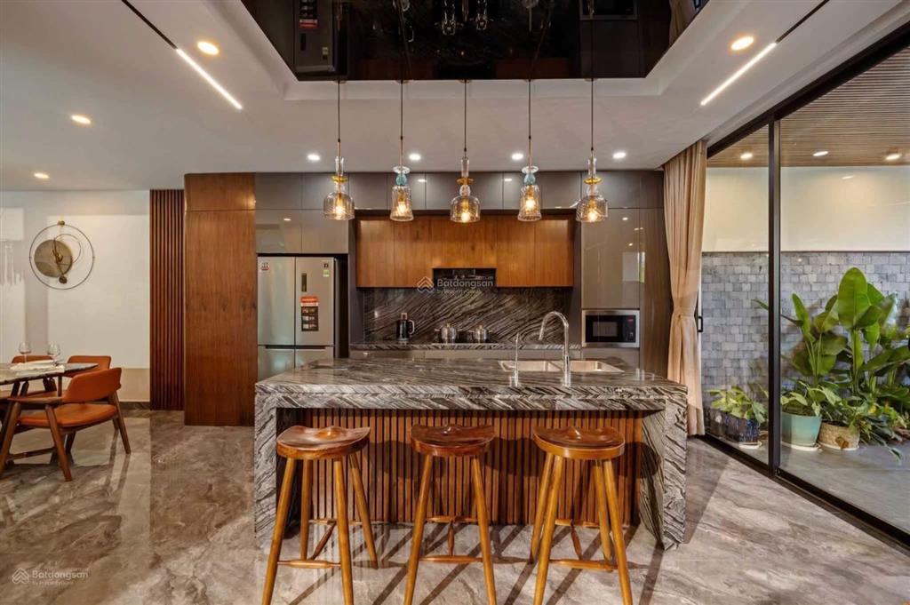 Bán villa siêu vip đường đoàn khuê, nam việt á, doanh thu siêu tốt