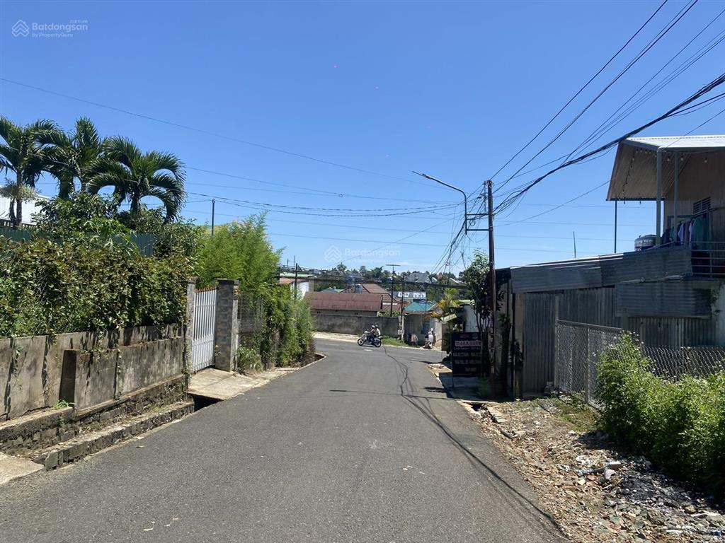 Cần bán đất mt 10m lê văn tám gần nguyễn khuyến, p. 2, tp. bảo lộc. dt 227m2 vuông vức, nở hậu