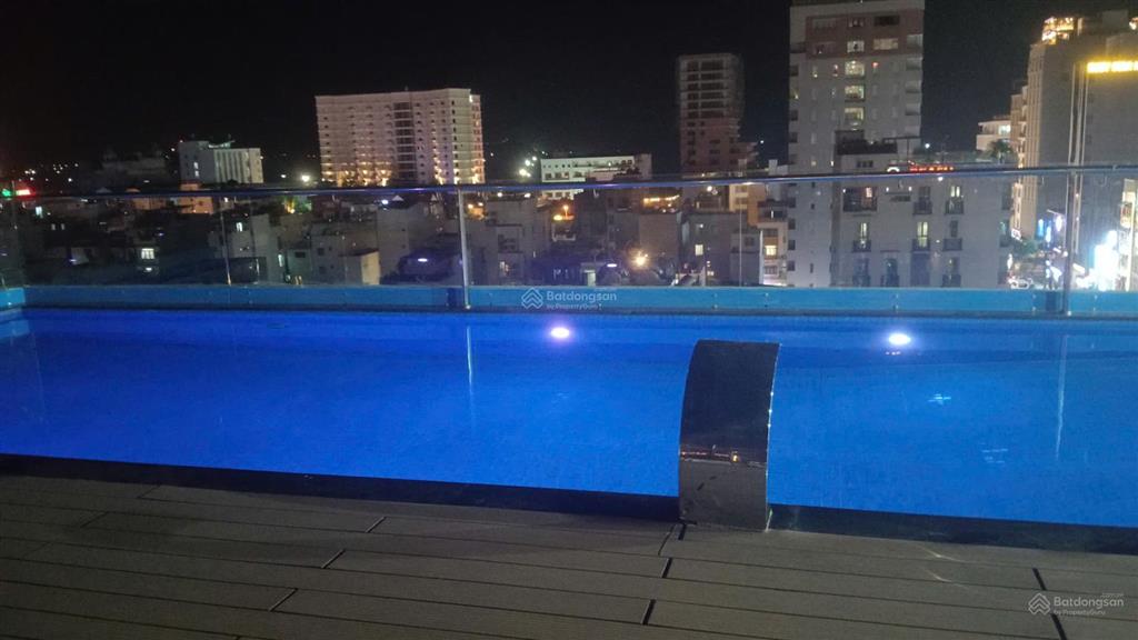 Cho thuê căn penthouse hướng biển, cách biển mỹ khê 100m. 400m2 sàn. tháng 70 tr