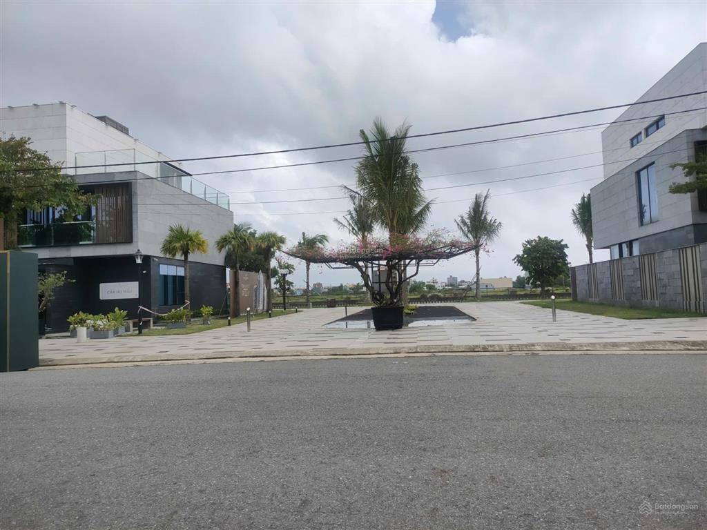 Bán gấp lô đất biệt thự 300m2 đường 7.5m vũng trung 18 (khu đô thị phú mỹ an)