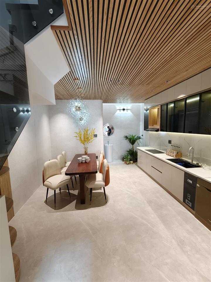 Nhà đường 5m5 lê thiệt, sát biển hoà minh