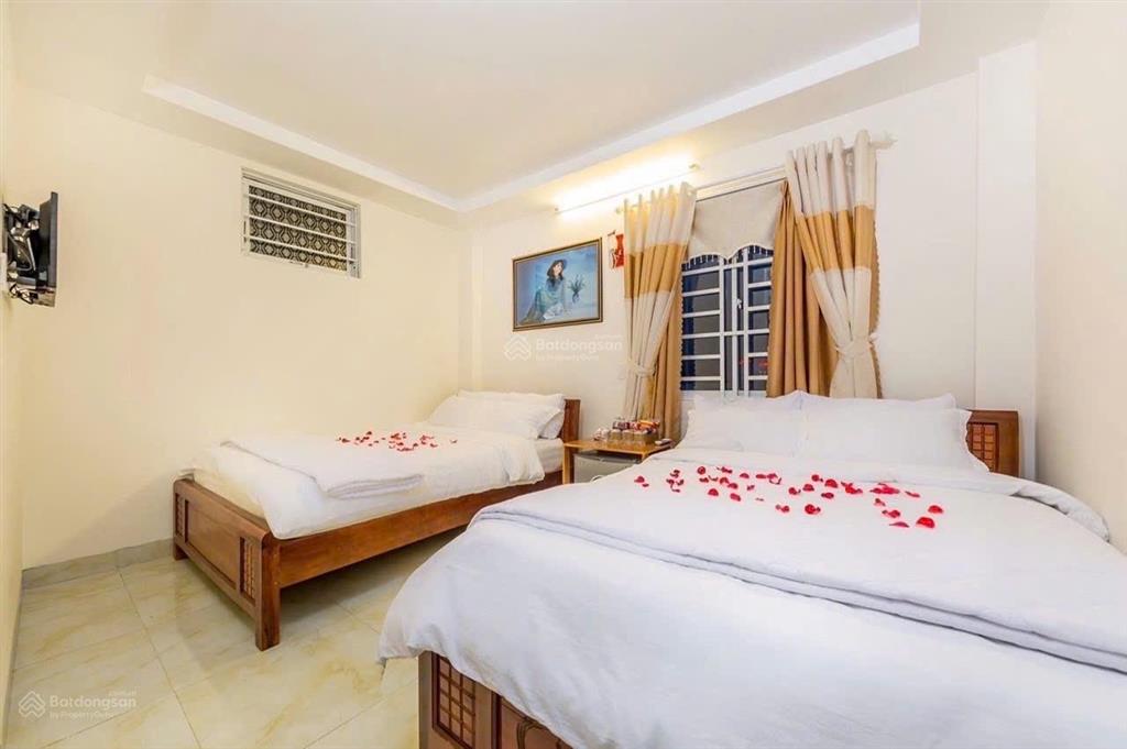 Bán gấp căn khách sạn mặt tiền ông ích khiêm, đà nẵng