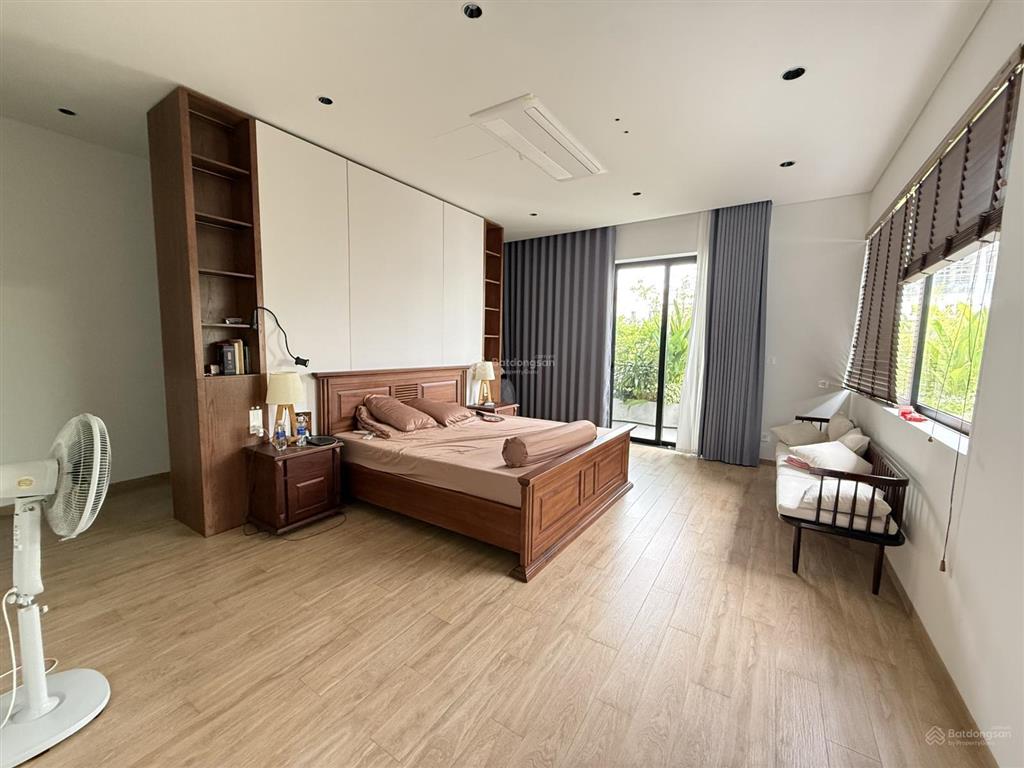 Giá tốt bán nhanh căn nhà đẹp mặt tiền núi thành, vị trí kinh doanh sầm uất