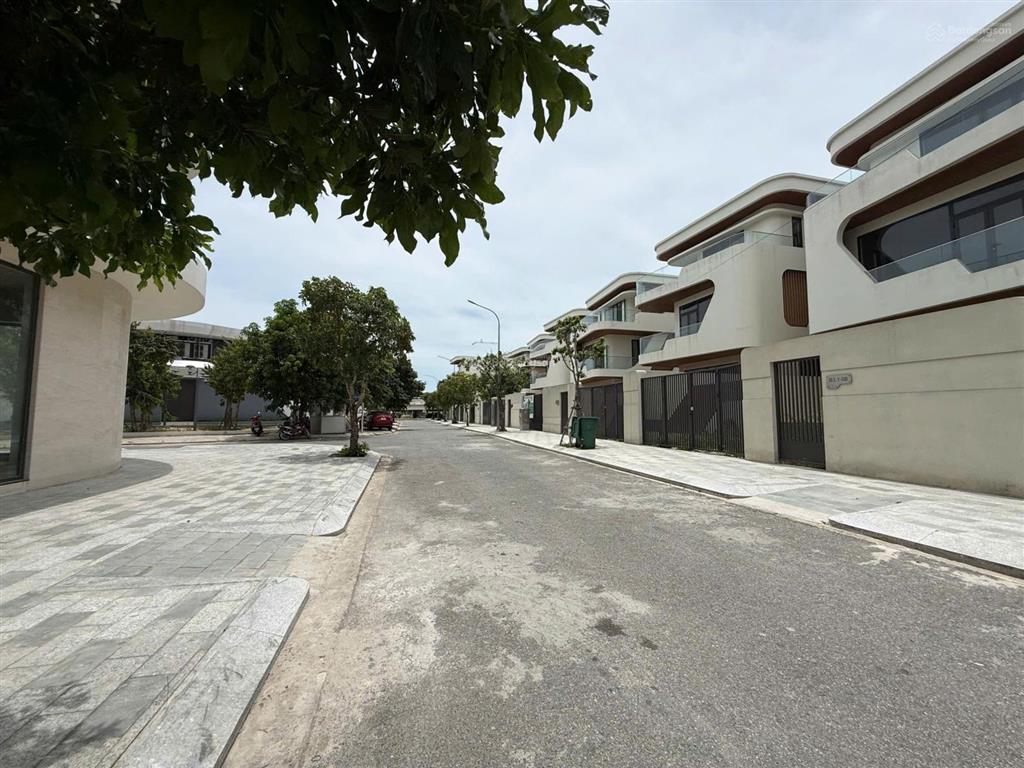 Cần bán gấp căn shophouse hóa sơn 7, gần sông thăng long, gần tòa material