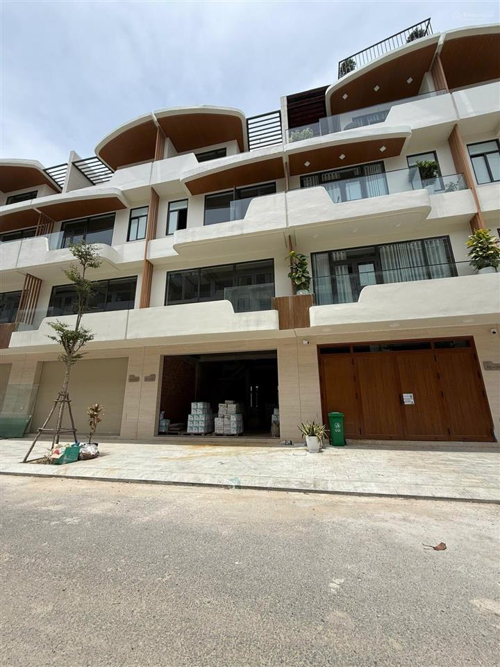 Cần bán gấp căn shophouse hóa sơn 7, gần sông thăng long, gần tòa material