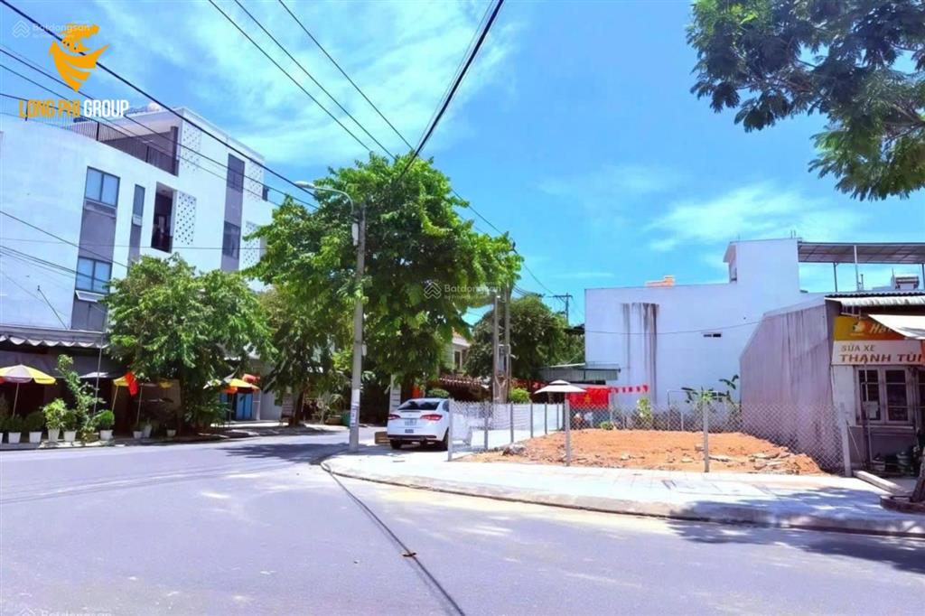 Lô góc 2 mặt tiền hiếm  ngang 8m  mẹ thứ & trần tử bình  giá 9 tỷ 990 tl