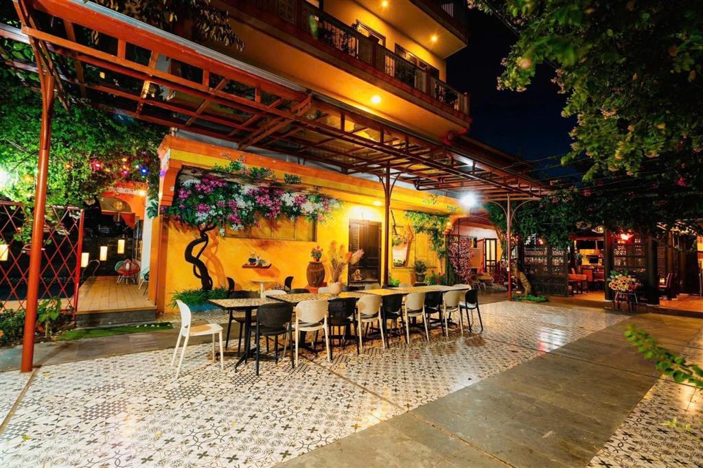 Hội an  bán cặp villa 2 mặt tiền 485m2, 25 phòng, đang thu 70tr/tháng. giá 31 tỷ.