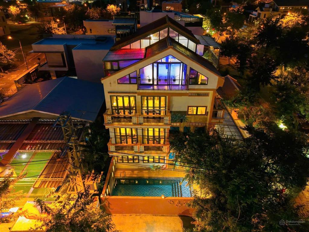 Hội an  bán cặp villa 2 mặt tiền 485m2, 25 phòng, đang thu 70tr/tháng. giá 31 tỷ.