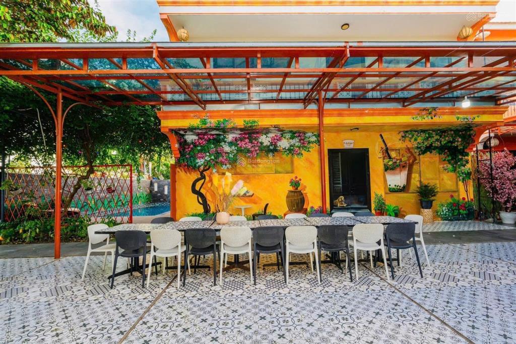 Hội an  bán cặp villa 2 mặt tiền 485m2, 25 phòng, đang thu 70tr/tháng. giá 31 tỷ.