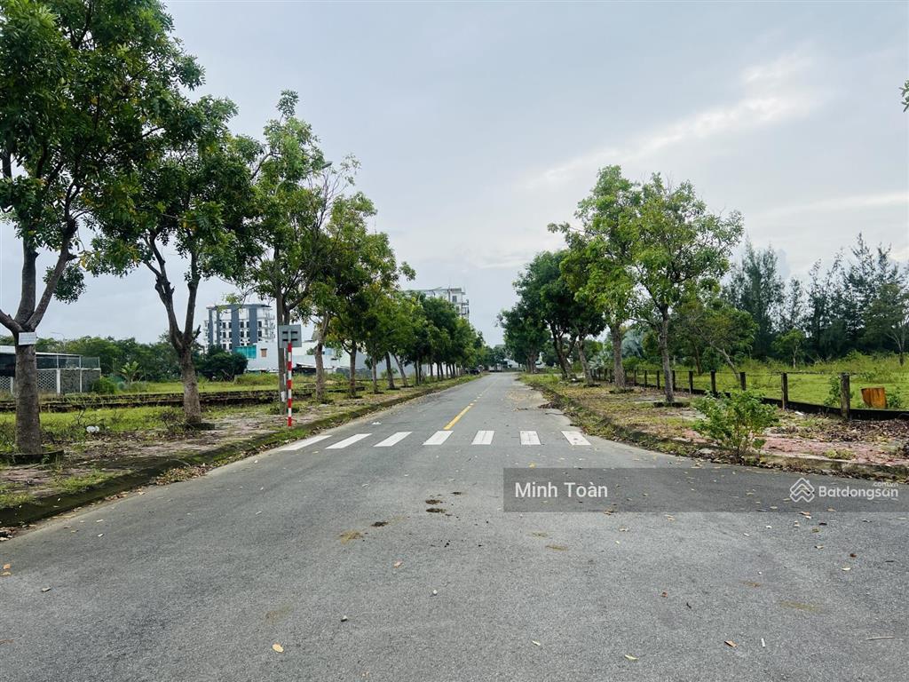 Mặt tiền hồ sinh thái. lô đẹp, xây ở cực đẹp