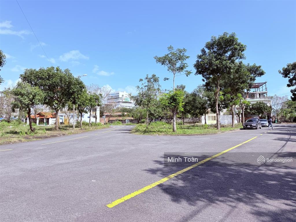 Biệt thự 16m ngang, ngay fpt city, xây 5,5 tầng 80%