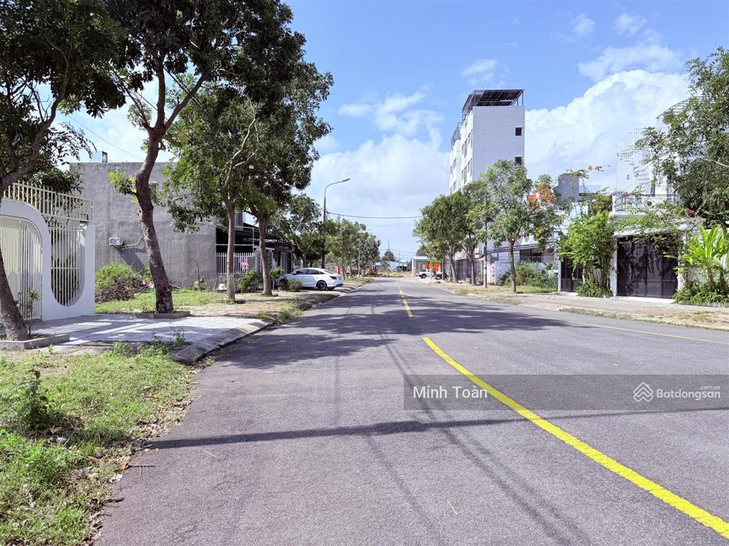 Biệt thự 16m ngang, ngay fpt city, xây 5,5 tầng 80%