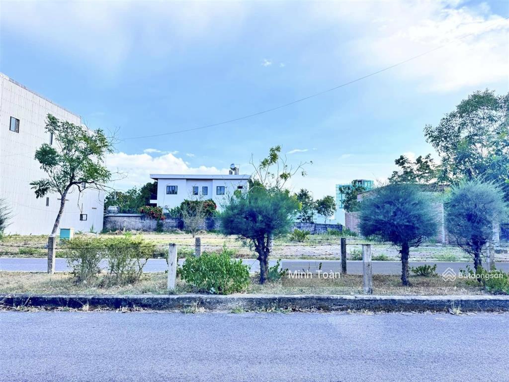 Lô kẹp cống 2 mặt thoáng đường trịnh hoài đức, cạnh fpt city