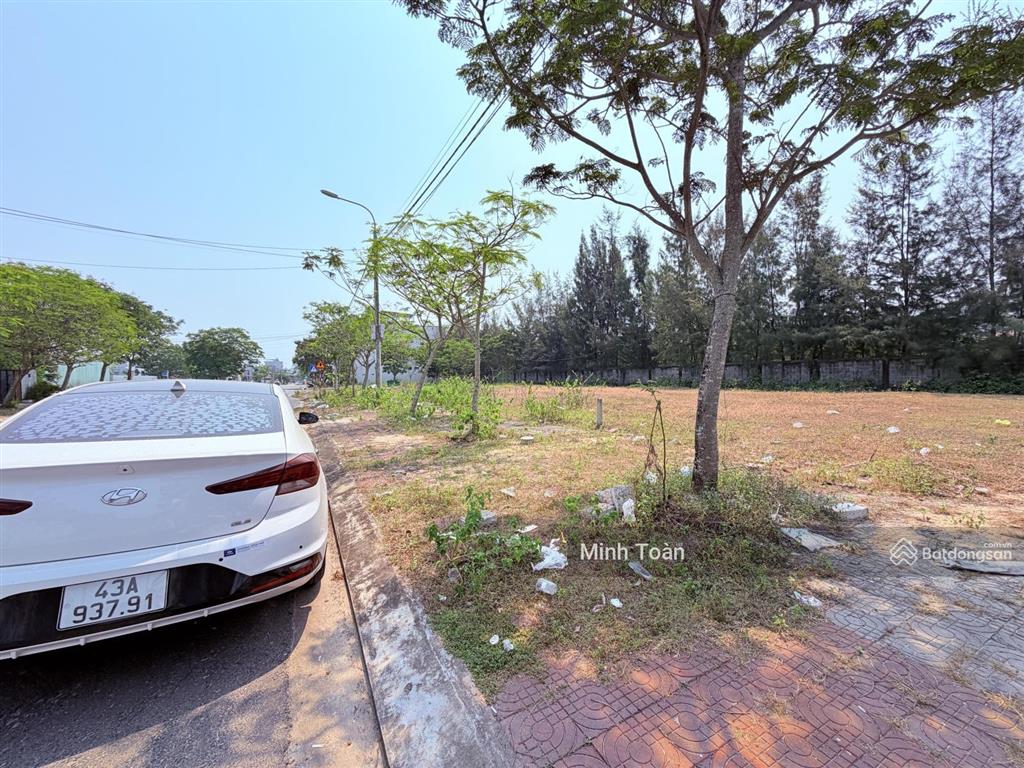 Hạ giá bán nhanh lô sạch đường 10m5 trục thông. sau trường fpt