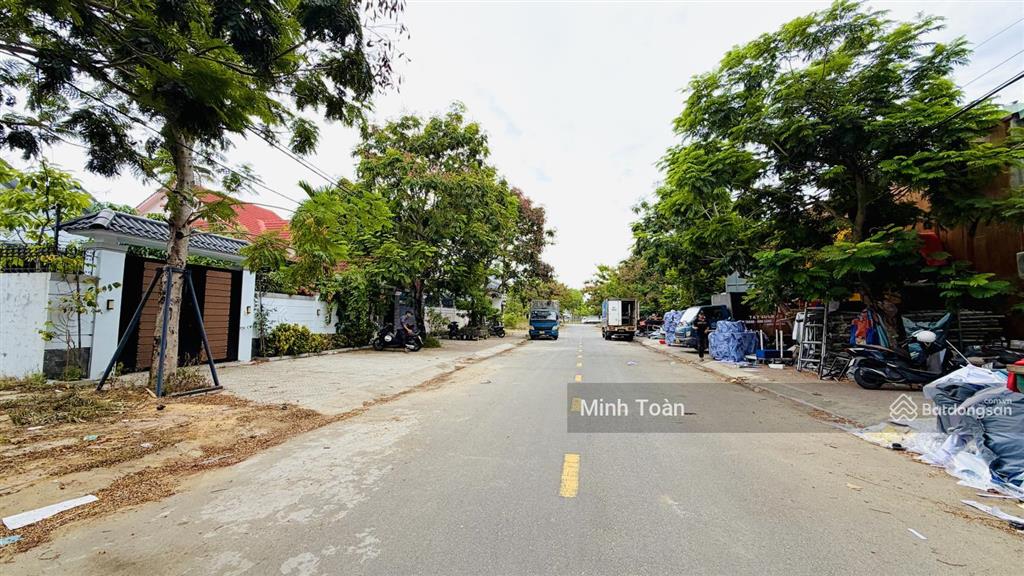 Đi nước ngoài bán gấp lô nền biệt thự 252m2