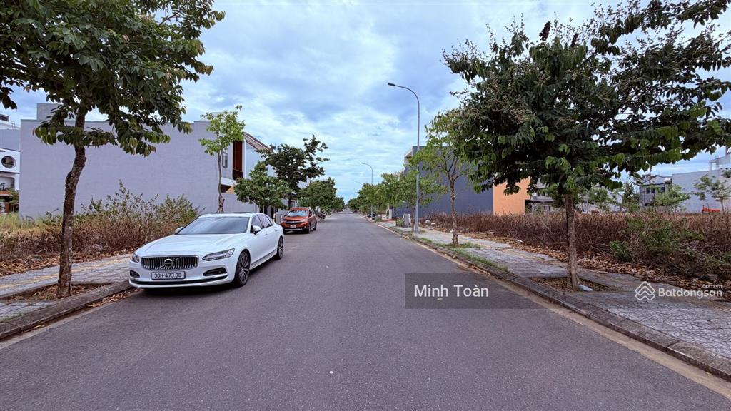 Siêu sale lô 144m2 fpt city trục thông