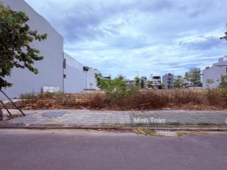 Siêu sale lô 144m2 fpt city trục thông
