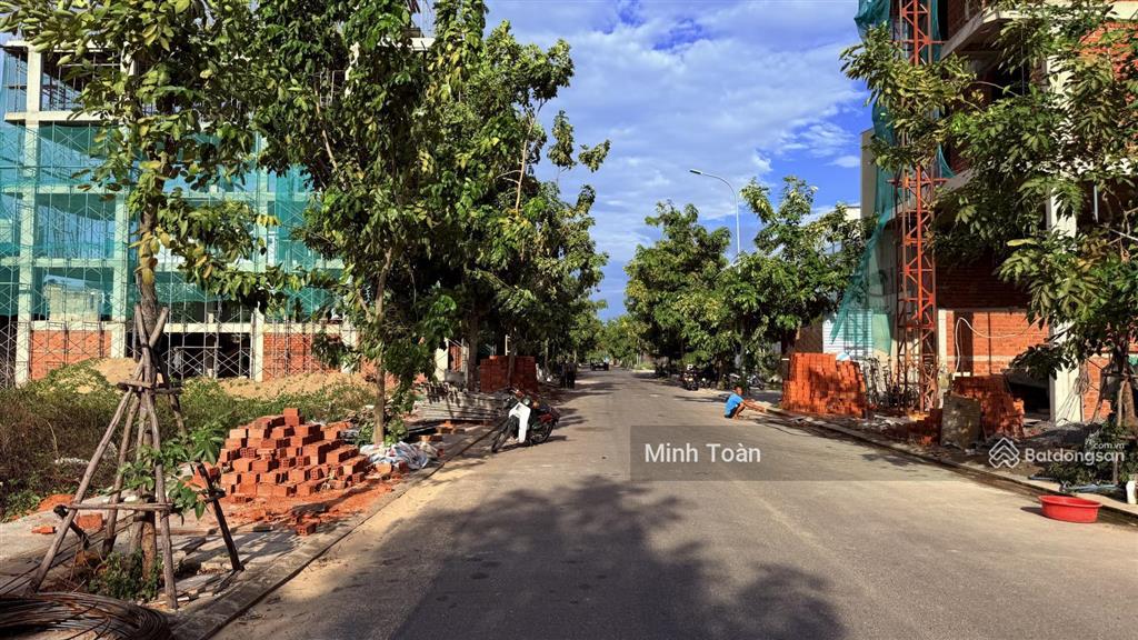 Chào bán lô 180m2 giá tốt khu vực