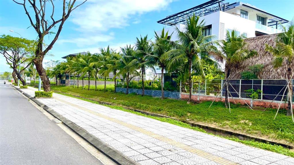 Sở hữu lô đất biệt thự fpt ven kênh phù hợp xây biệt thự để ở và nghỉ dưỡng