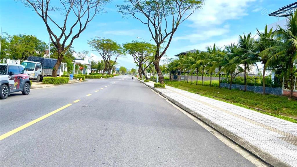 Sở hữu lô đất biệt thự fpt ven kênh phù hợp xây biệt thự để ở và nghỉ dưỡng