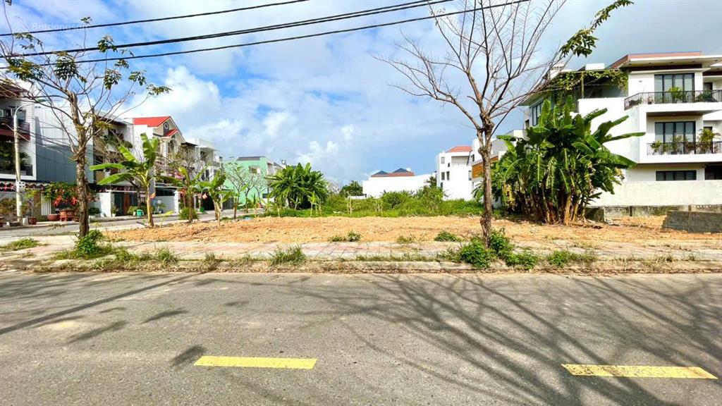 Hàng hiếm lô góc 3 mặt tiền nguyễn đình thi siêu đẹp view sông
