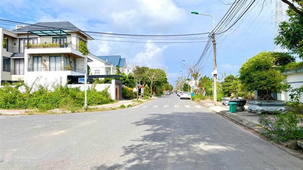 Hàng hiếm lô góc 3 mặt tiền nguyễn đình thi siêu đẹp view sông