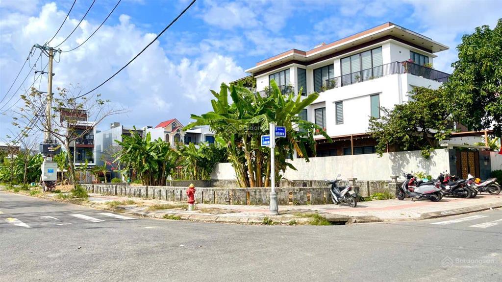 Hàng hiếm lô góc 3 mặt tiền nguyễn đình thi siêu đẹp view sông