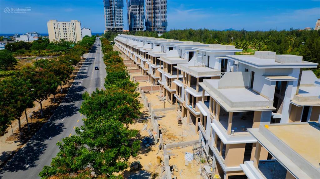Một căn villa song lập 387m2 legend cho 2 thế hệ sống chung nhưng đủ riêng tư cho mỗi gia đình