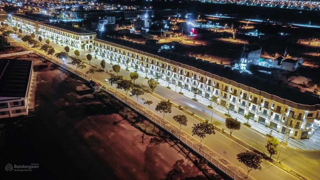 Giảm 300 triệu bán đất tặng nhà cạnh trung tâm thương mại, liền kề 9 tòa chung cư đà nẵng