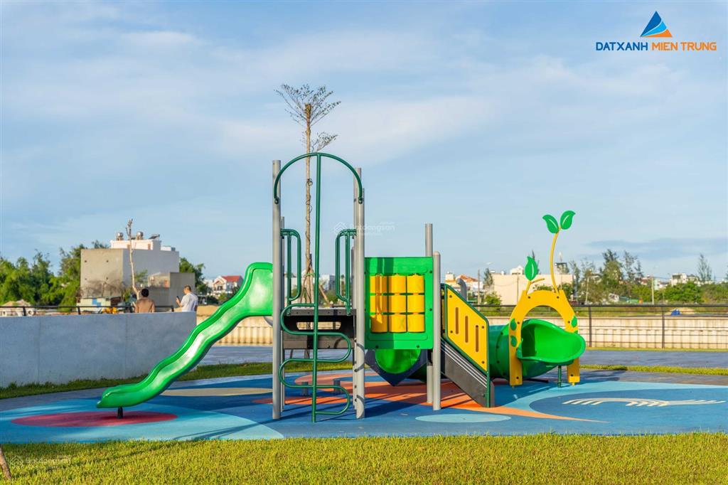 Giảm 300 triệu bán đất tặng nhà cạnh trung tâm thương mại, liền kề 9 tòa chung cư đà nẵng