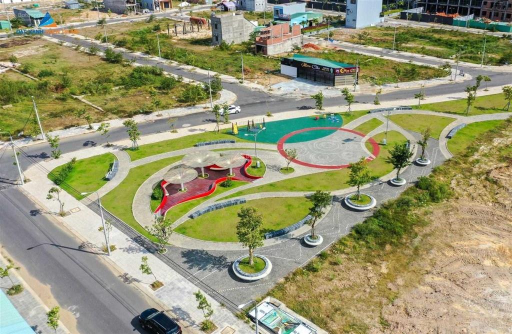 Giảm 300 triệu bán đất tặng nhà cạnh trung tâm thương mại, liền kề 9 tòa chung cư đà nẵng