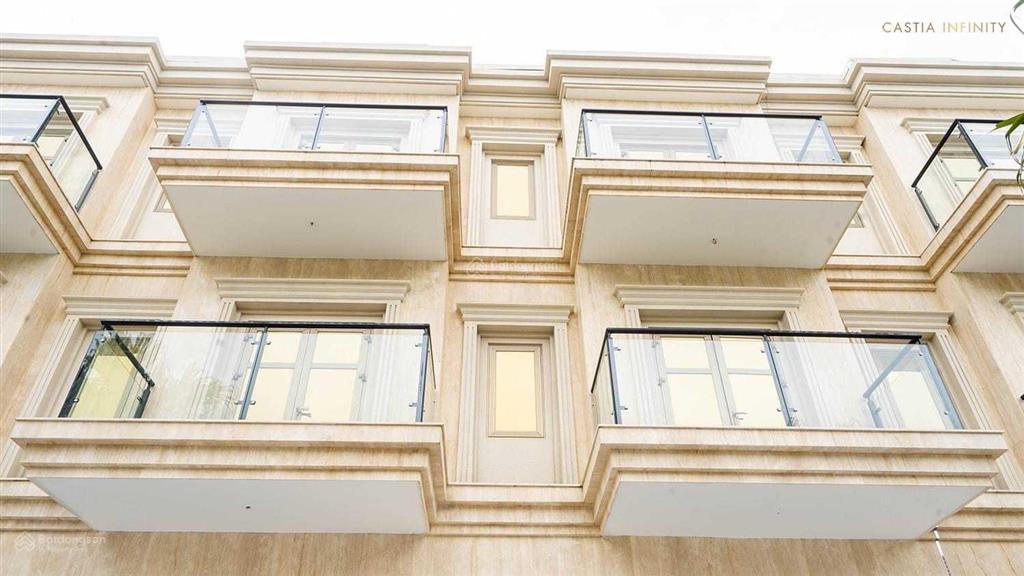 Giảm 700 triệu bán căn shophouse kề góc ngã 4, trục thông thuận tiện kinh doanh 350 triệu/năm