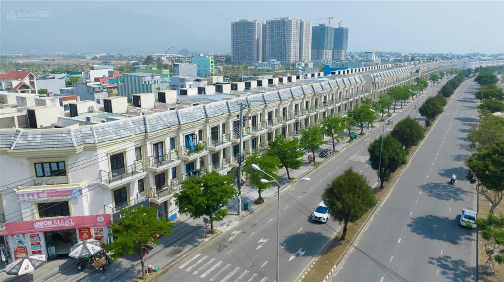 Giảm 700 triệu bán căn shophouse kề góc ngã 4, trục thông thuận tiện kinh doanh 350 triệu/năm