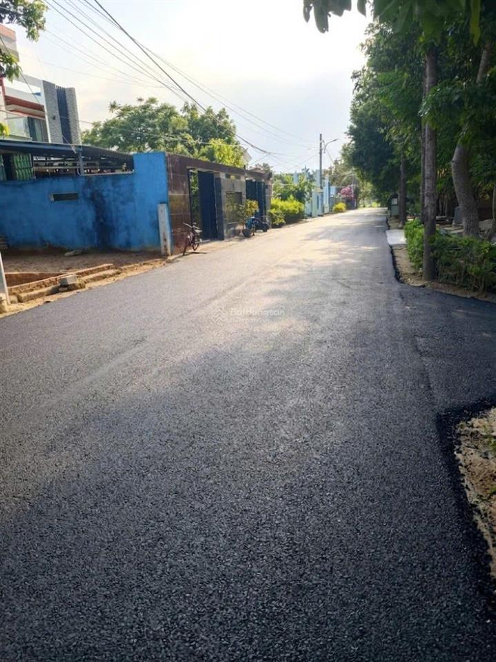 Hòa tiến 122m2  đường nhựa 7m5  cách nam kỳ khởi nghĩa đúng 250m  siêu rẻ