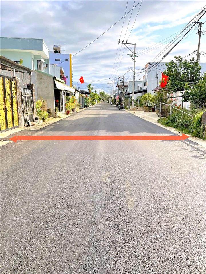 Hòa tiến 122m2  đường nhựa 7m5  cách nam kỳ khởi nghĩa đúng 250m  siêu rẻ
