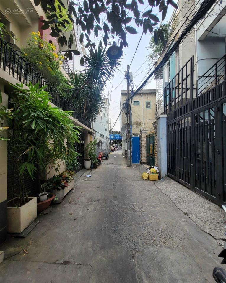 Cần cho nữ thuê phòng diện tích 18m2, giá 4tr/tháng giờ giấc tự do