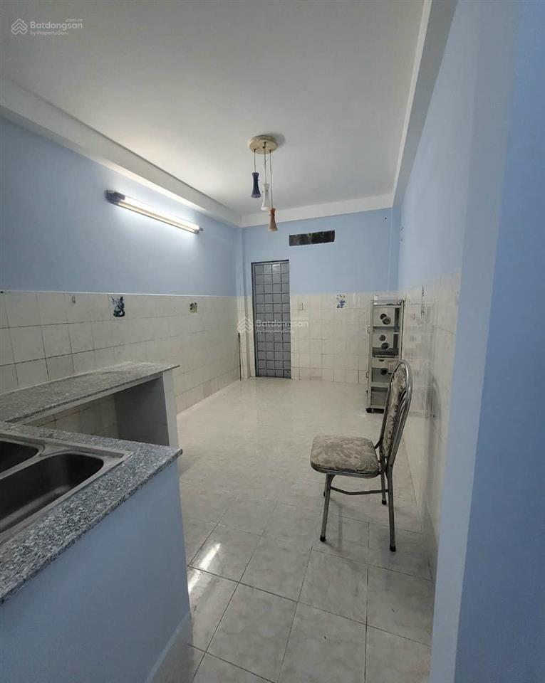 Cần cho nữ thuê phòng diện tích 18m2, giá 4tr/tháng giờ giấc tự do